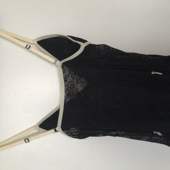 Black lace camisole - Picture 3 of 6